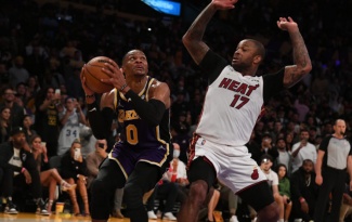 Lịch thi đấu NBA 24/1: Lakers ngáng đường Heat? GSW đụng thử thách