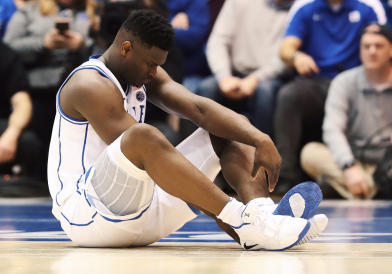 Puma đa Xoay Nike Sau Chấn Thương Của Zion Williamson