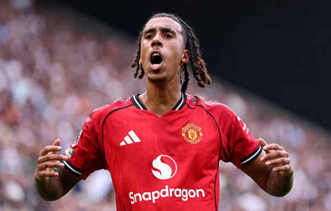 Gia nhập Man Utd, Leny Yoro thừa nhận bị sốc vì một điều