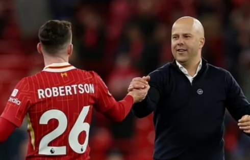 Robertson tiết lộ cách Slot truyền lửa giúp Liverpool vô địch
