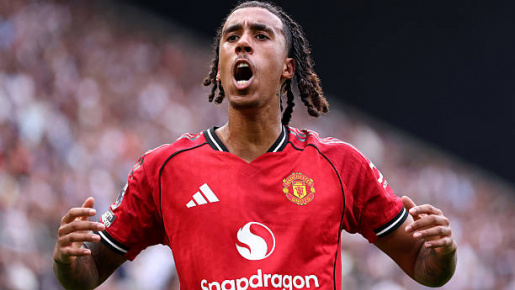 Gia nhập Man Utd, Leny Yoro thừa nhận bị sốc vì một điều