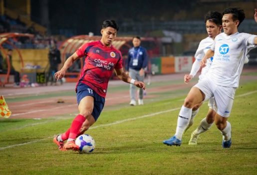 Đội bóng đại gia bùng nổ chuyển nhượng, cuộc chiến V League trở nên khốc liệt