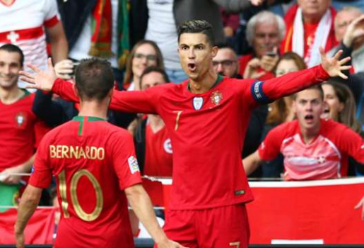 Ronaldo ghi 3 bàn, có gì mới nữa không?