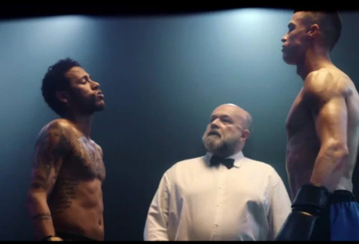 SỐC! Ronaldo và Neymar mặt đối mặt trên sàn quyền anh