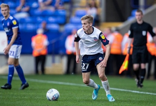 Bolton gặp khó, nguy cơ mất ''ngọc quý'' vào tay cựu vương Premier League