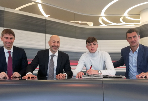 CHÍNH THỨC: Milan 'trói chân' thành công hậu duệ nhà Maldini