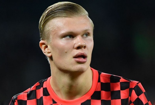 Cha của máy dội bom 100 triệu bảng đã tới Man Utd