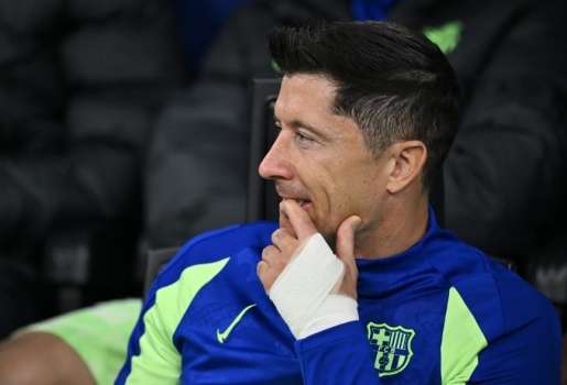 Kounde: Lewandowski không nên ra sân trong tình trạng như vậy