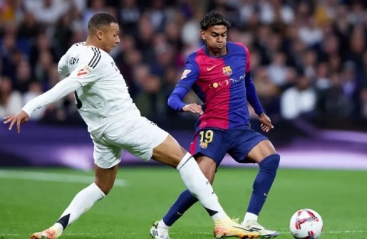Barcelona cận kề vinh quang La Liga