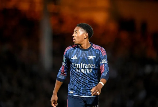 Lewis-Skelly được dự đoán sẽ đá chính ở Liverpool nếu rời Arsenal tháng 1