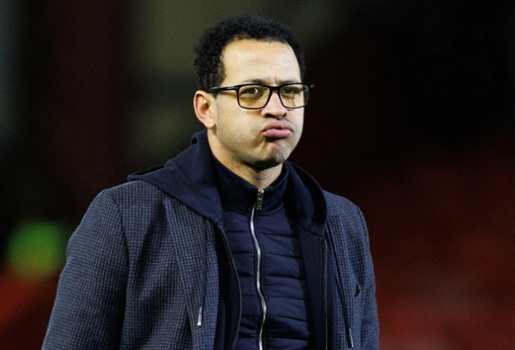 CĐV Chelsea ví tân HLV Rosenior là Potter 2.0