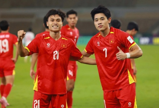Đình Bắc áp sát danh hiệu Vua phá lưới U23 châu Á