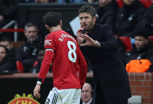 Carrick ca ngợi sự thông minh của Bruno trước Man City