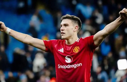 Ajax muốn giải cứu Ugarte khỏi MU