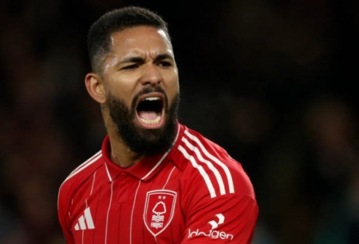 Chelsea tính giải cứu Douglas Luiz khỏi Forest