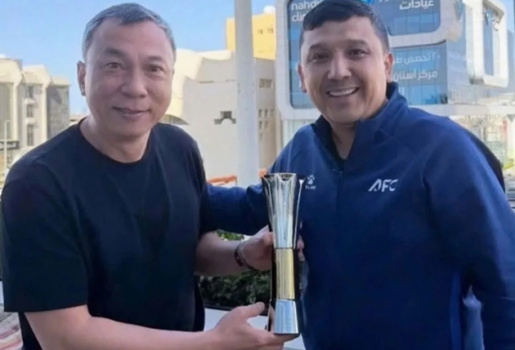 AFC gửi cúp Vua phá lưới châu Á về cho Đình Bắc