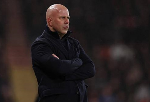 Arne Slot thừa nhận Liverpool chơi tệ hại ở các quả bóng chết