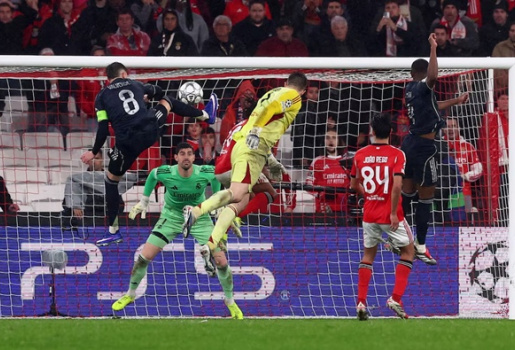 Real Madrid tái đấu Benfica và ngày về bão táp của Mourinho