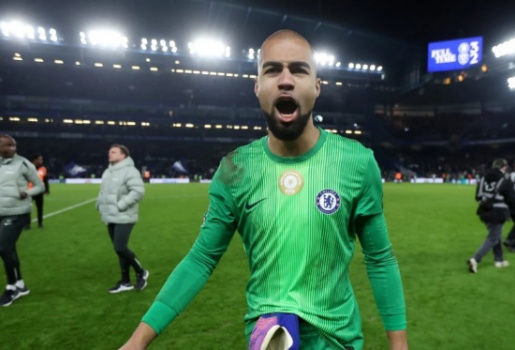 Sanchez trấn an CĐV giúp Chelsea lội ngược dòng trước West Ham