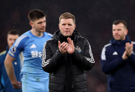 Howe gọi 4 bàn thua trước Liverpool là bí ẩn