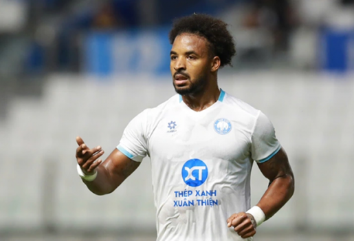 Xuân Son lập cú đúp khiến báo Malaysia e ngại