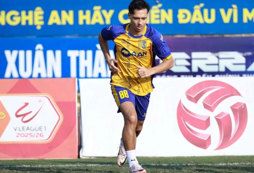 Karim Trần Phi Long đi vào lịch sử SLNA tại V-League