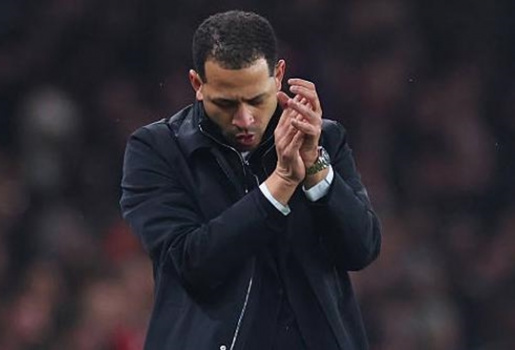 Rosenior lý giải việc đẩy Delap sang cánh phải đấu Arsenal