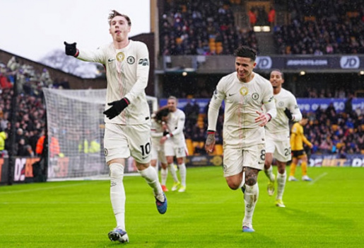 Palmer lập hat-trick đưa Chelsea áp sát Man Utd