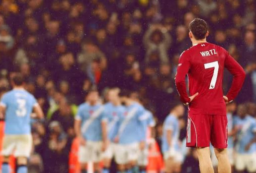Bị Neville chê là cậu bé, Florian Wirtz lột xác ngoạn mục