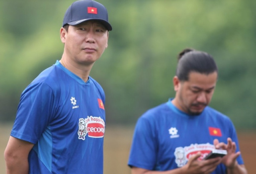 Bài toán hóc búa của HLV Kim Sang-sik trước trận gặp Malaysia