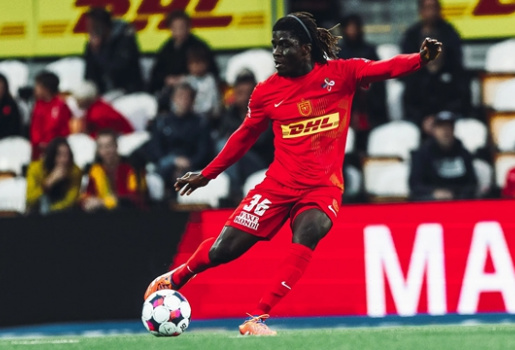 Man Utd và Arsenal tranh Essien mới giá 25 triệu euro