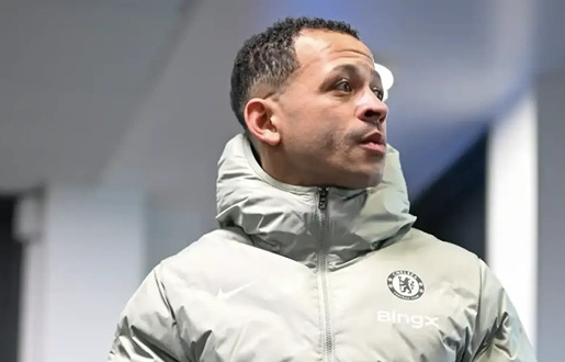 Rosenior muốn trung vệ Chelsea tự tin chơi mạo hiểm
