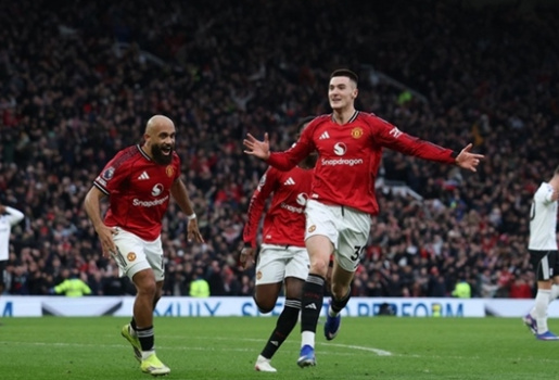 Sesko đá chính là chìa khóa để Carrick giải mã West Ham