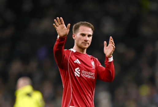 Pennant khuyên Liverpool loại Mac Allister