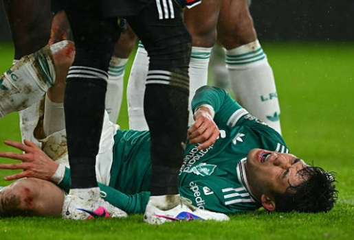 Arne Slot báo tin dữ về chấn thương của Wataru Endo