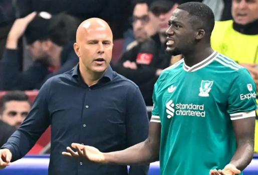 Slot khẳng định Liverpool muốn trói chân Konate