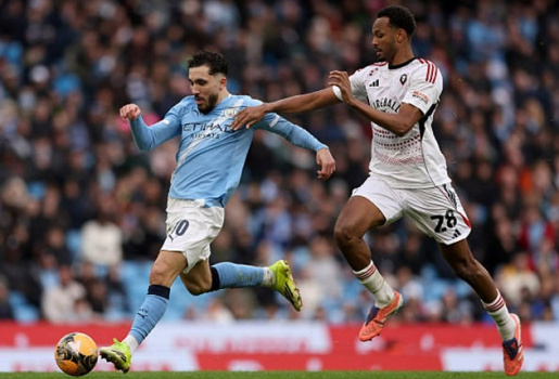 Cherki rực sáng giúp Man City giải mã Salford