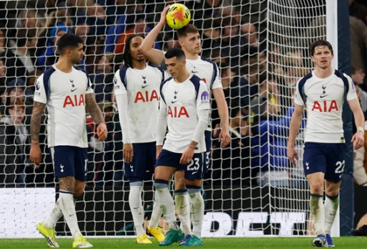 Tottenham đối mặt thảm họa tài chính nếu xuống hạng