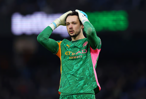 Newcastle rộng cửa đón James Trafford từ Man City