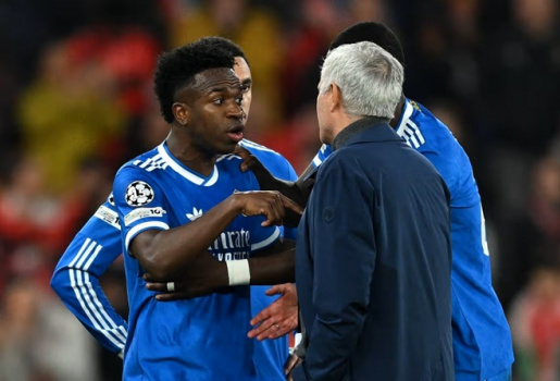 Alexander-Arnold gọi vụ lăng mạ Vinicius là nỗi ô nhục