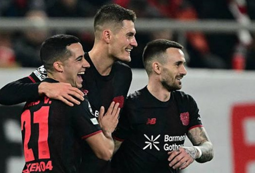 Ghi 2 bàn trong 144 giây, Schick giúp Leverkusen hạ Olympiacos