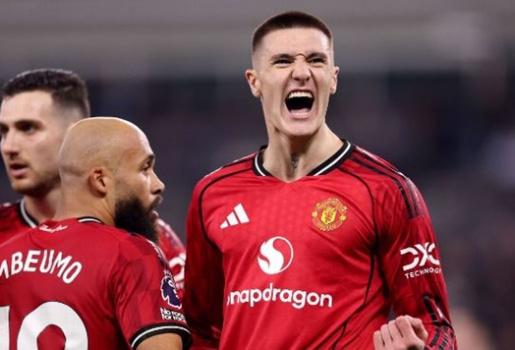 Thắng Everton, Neville tin Man Utd cán đích top 3