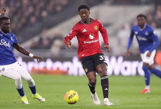 Vượt xa Sesko và Lammens, Mainoo là báu vật thực sự của Carrick