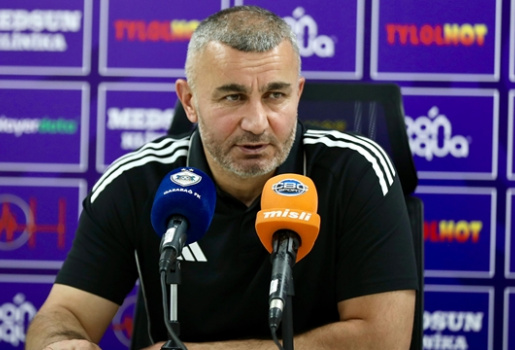 HLV Qarabag tri ân fan Newcastle dù thua tại St James’ Park