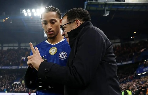 Rosenior biến Joao Pedro thành máy săn bàn