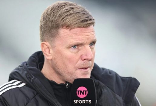 Howe không ngại Chelsea hay Barca tại Champions League