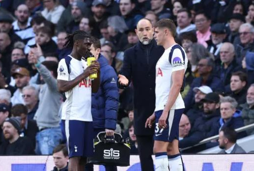 Tudor minh oan cho Van de Ven sau clip gây tranh cãi