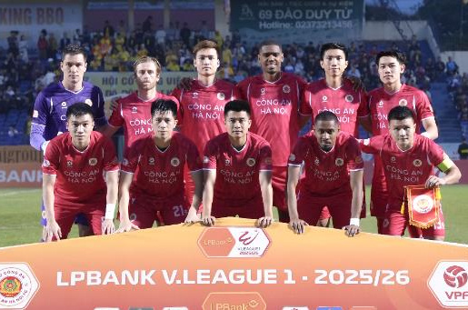 Sở hữu hàng thủ thép, CAHN đang băng băng về đích tại V.League