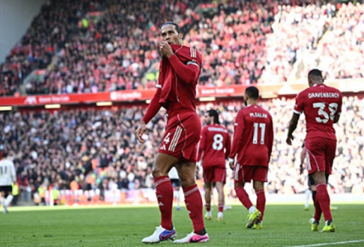 Liverpool phá lưới West Ham nhờ vũ khí bóng chết