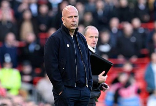 Arne Slot bất ngờ khiêm tốn sau chiến thắng 5 bàn của Liverpool